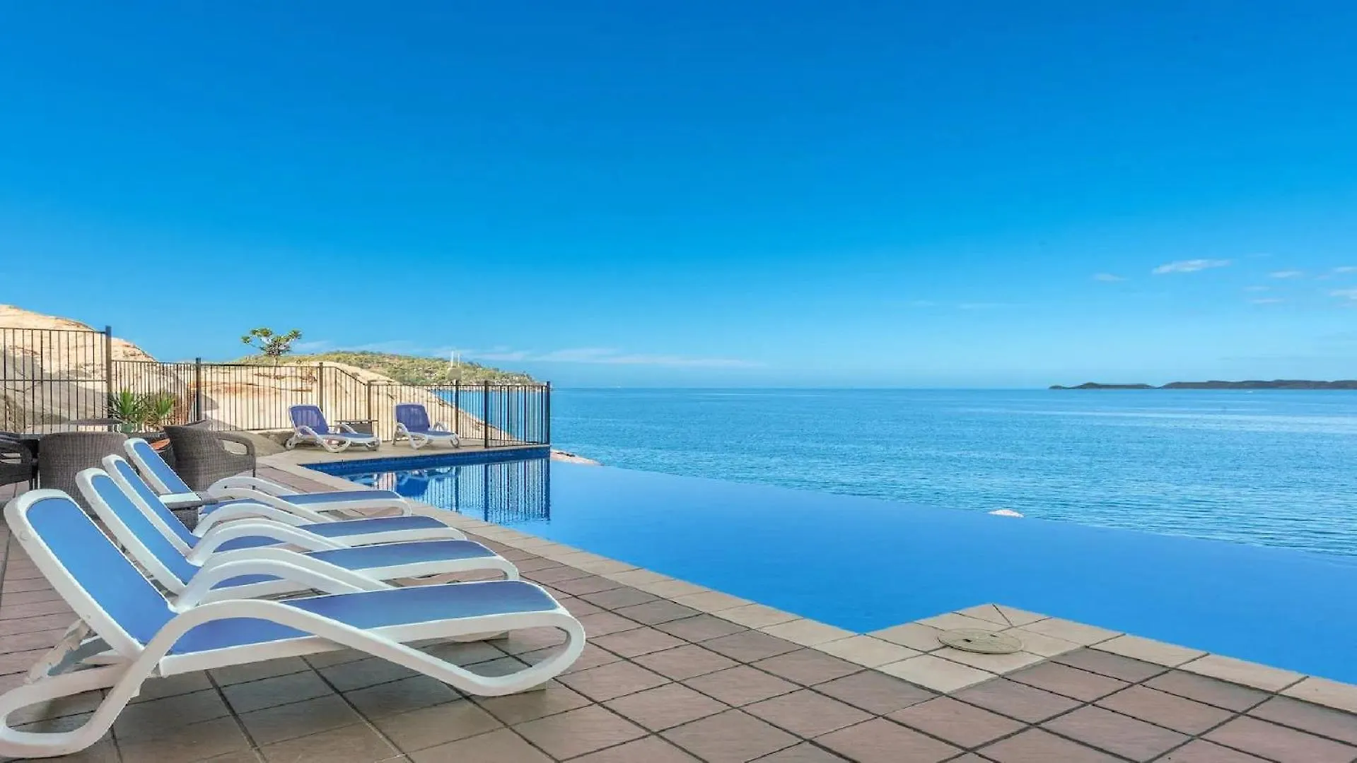 Beachfront - Nelly Bay Apartment Australia