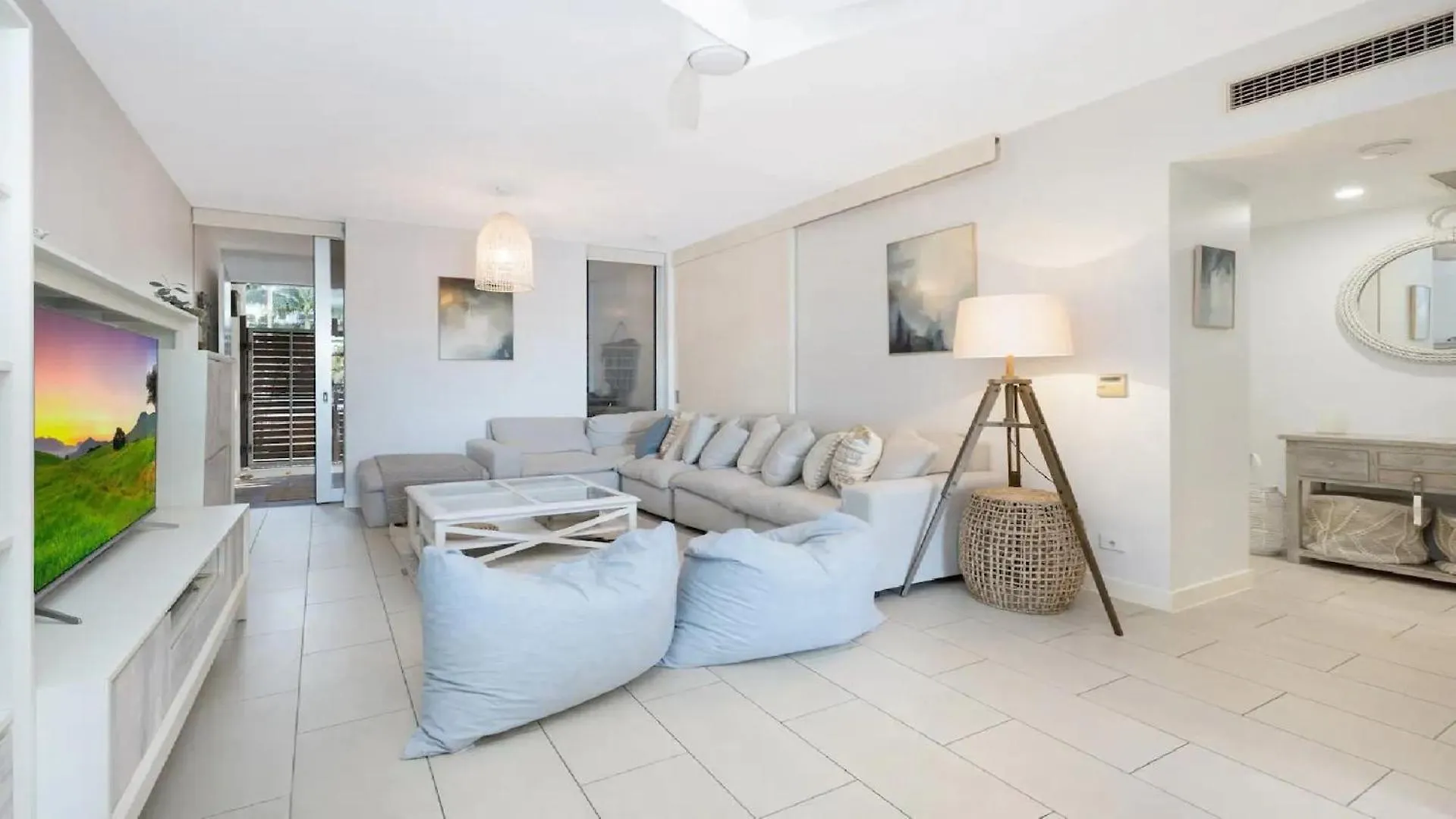 Beachfront - Nelly Bay Apartment 0*,